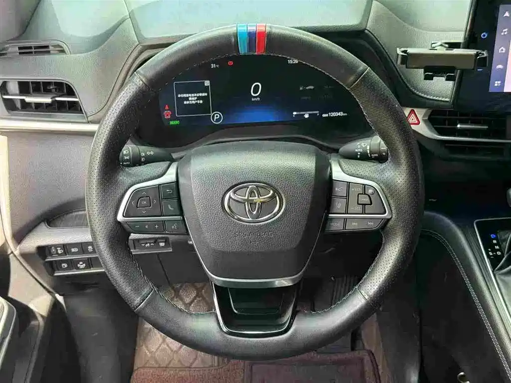 Toyota Sienna 2023 2.5L Luxury