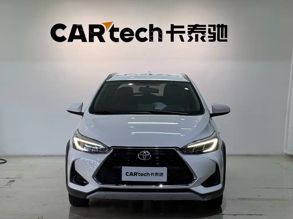 Toyota Yaris L - фото 2