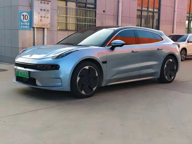 2022 Zeekr 001