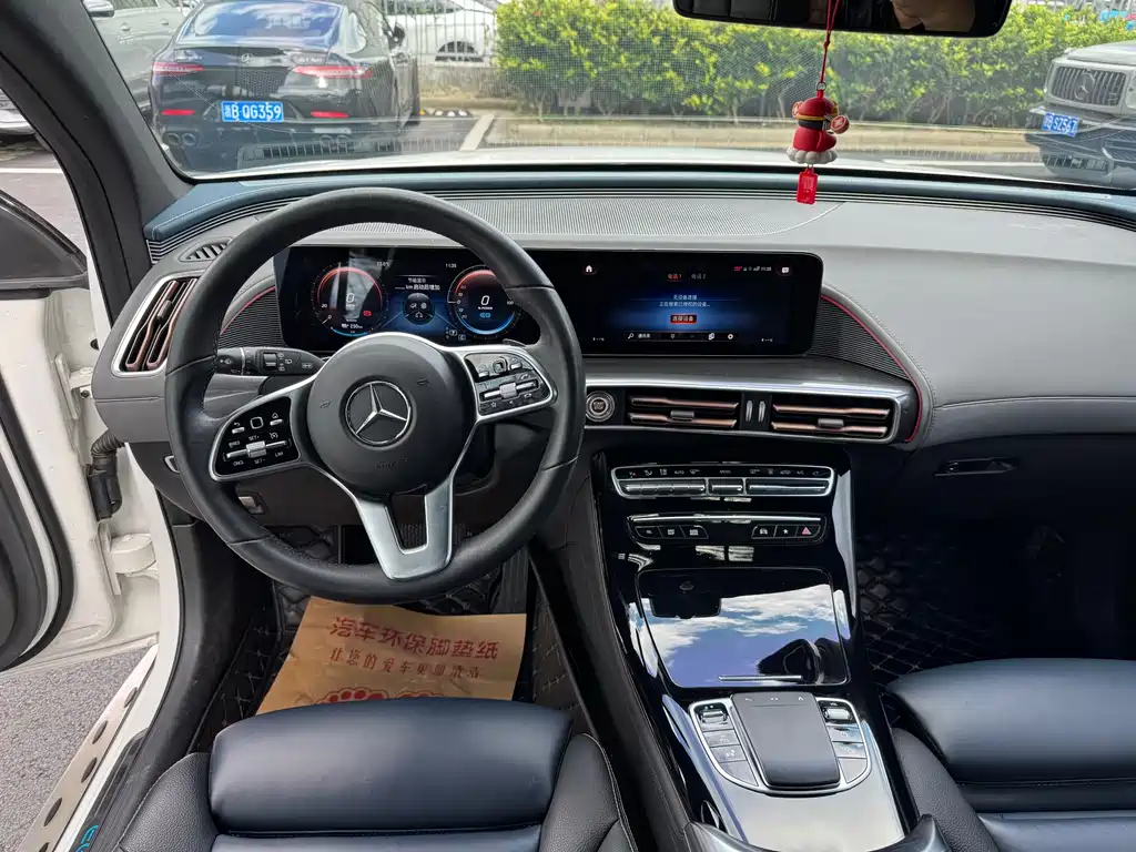 Mercedes-Benz EQC — миниатюра 14