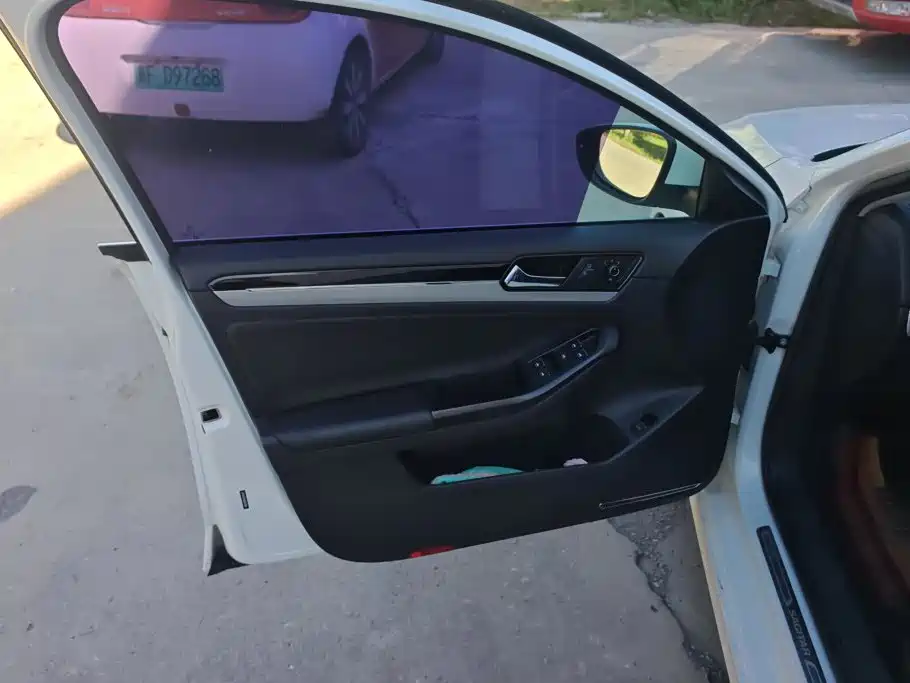 Volkswagen Sagitar — миниатюра 7