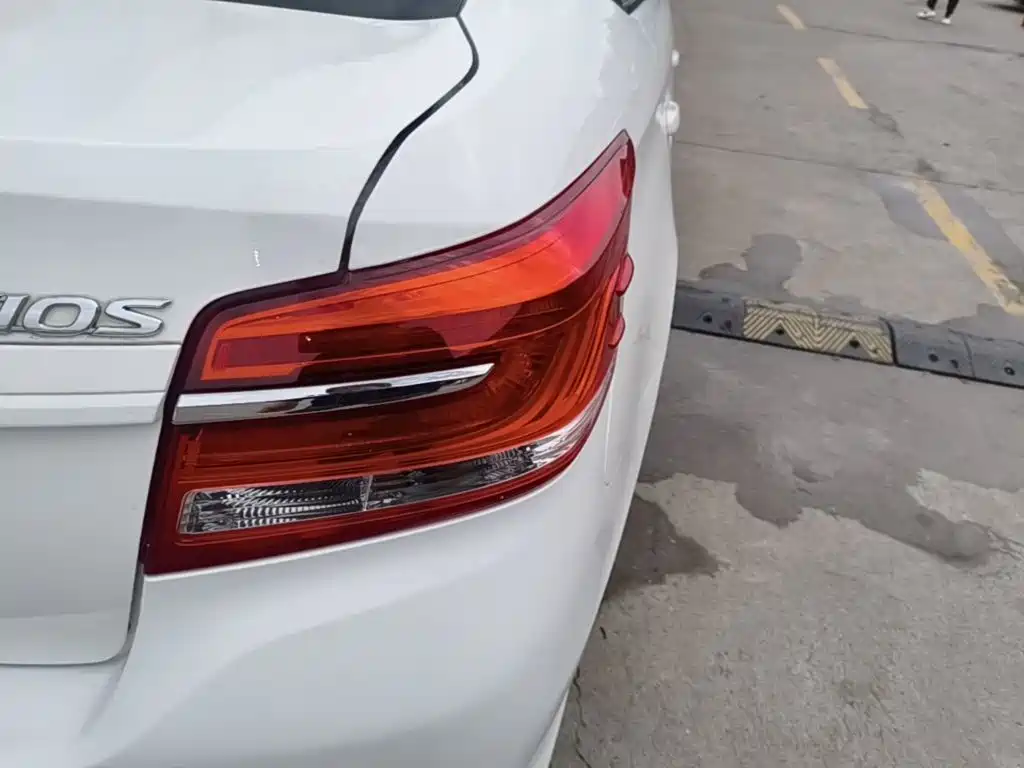 Toyota Vios — миниатюра 8