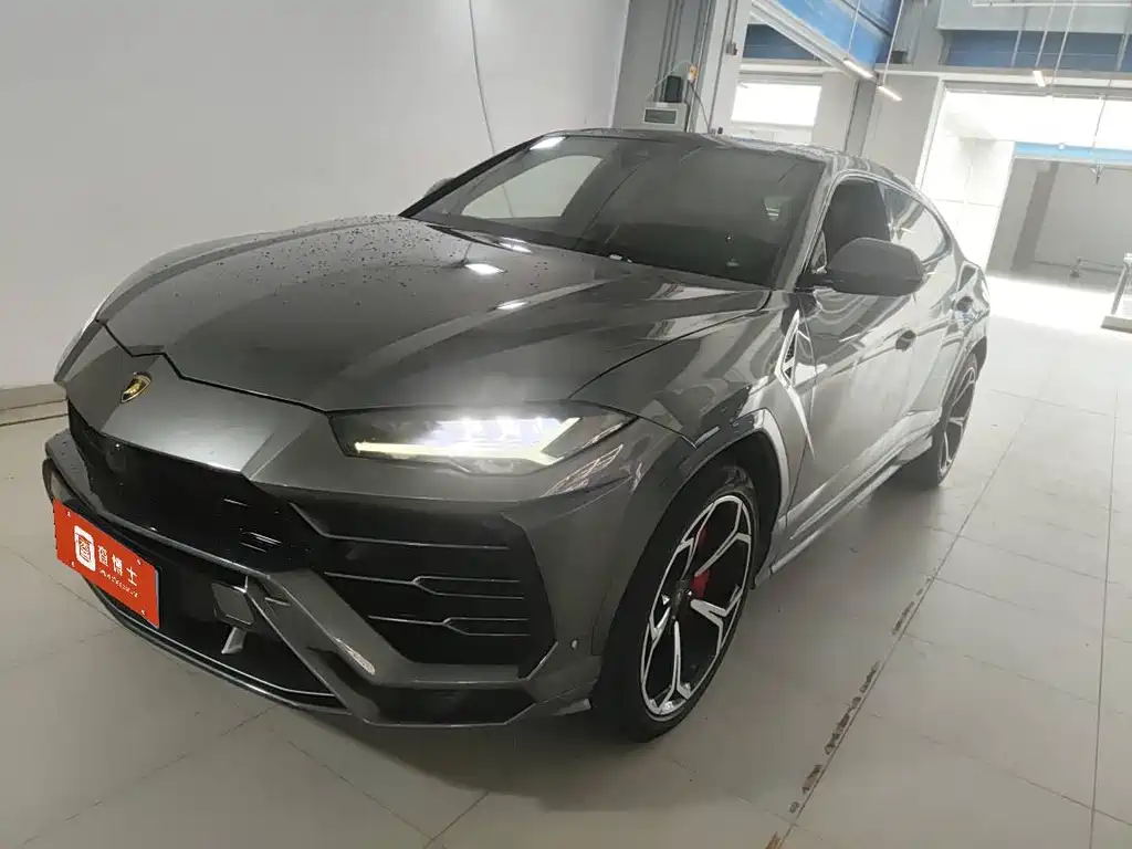 Lamborghini Urus 2020