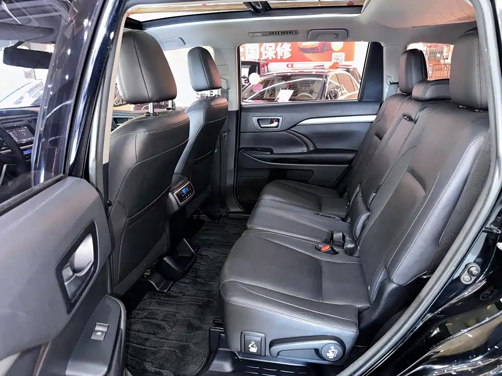 Toyota Highlander — миниатюра 12