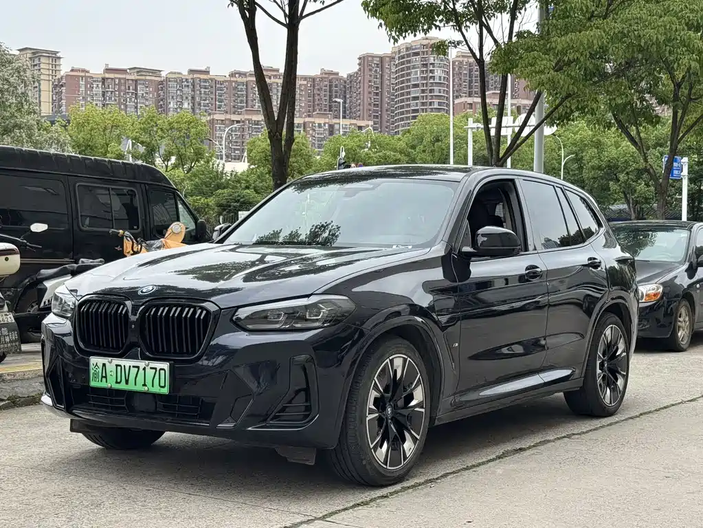 BMW iX3 2022