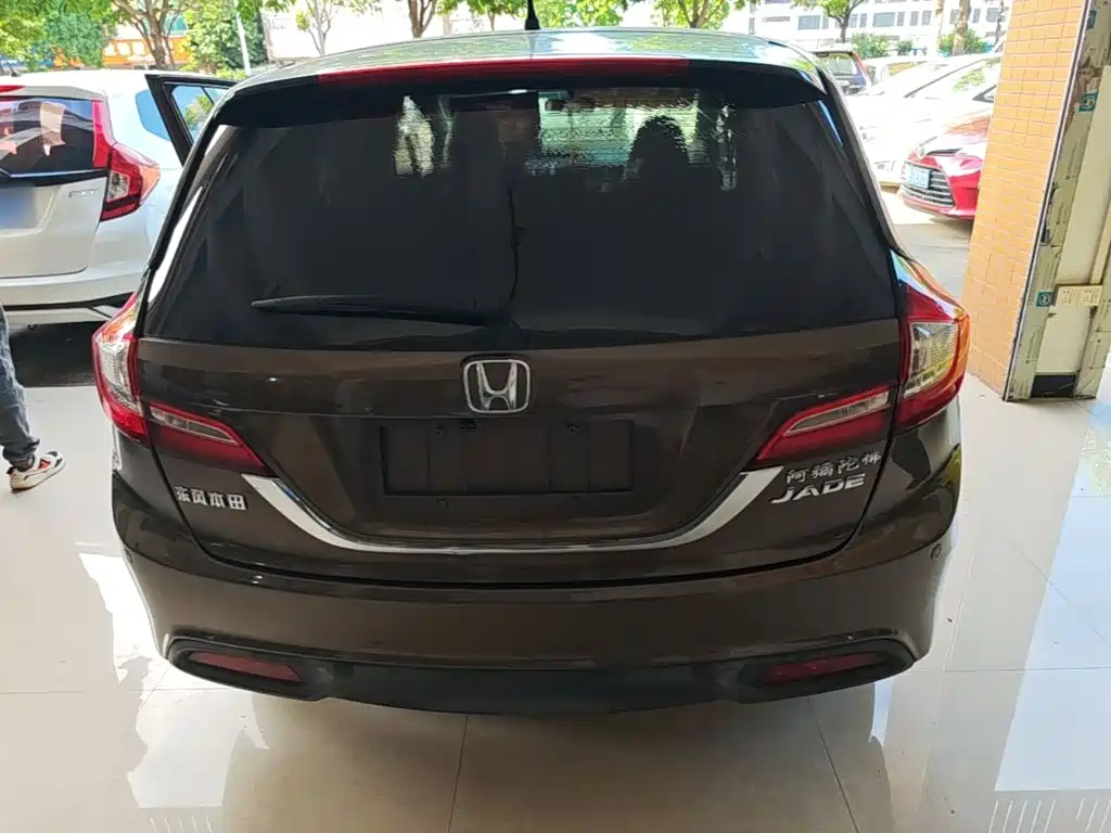 Honda Jade 2013 1.8L AT Comfort 5 мест