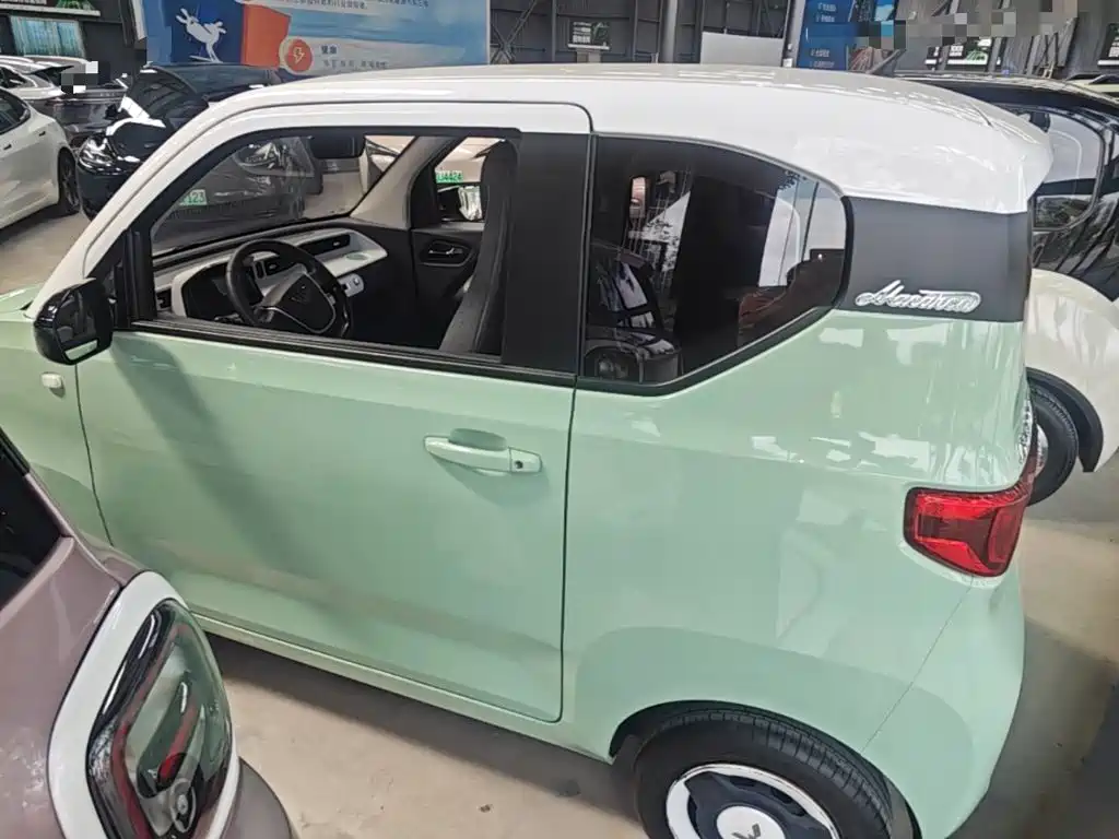 Wuling MINIEV — миниатюра 5