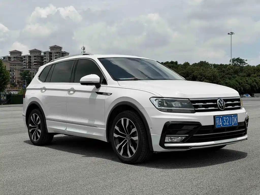 Volkswagen Tiguan L L 2021 330TSI AT R-Line