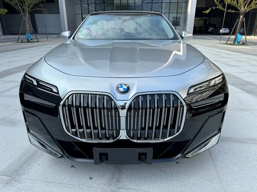 BMW  7 SERIES