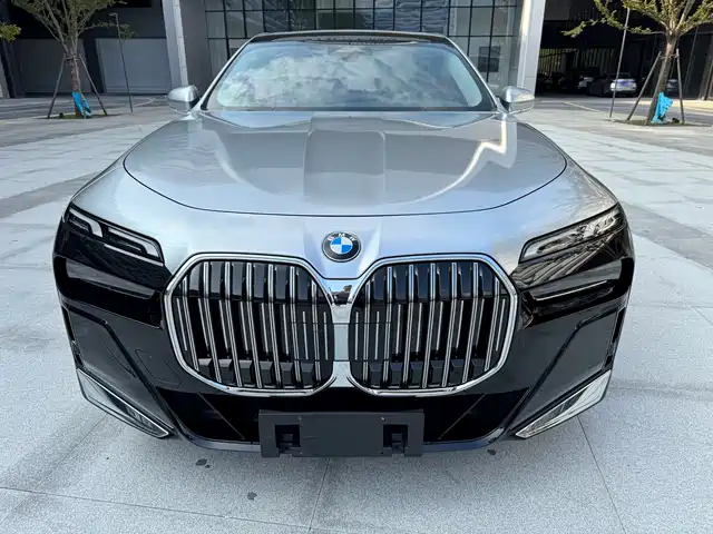 BMW  7 SERIES 2024