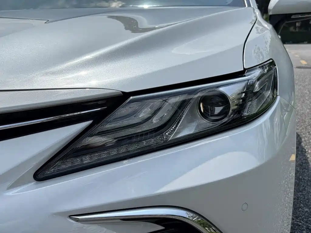 Toyota Camry — миниатюра 7
