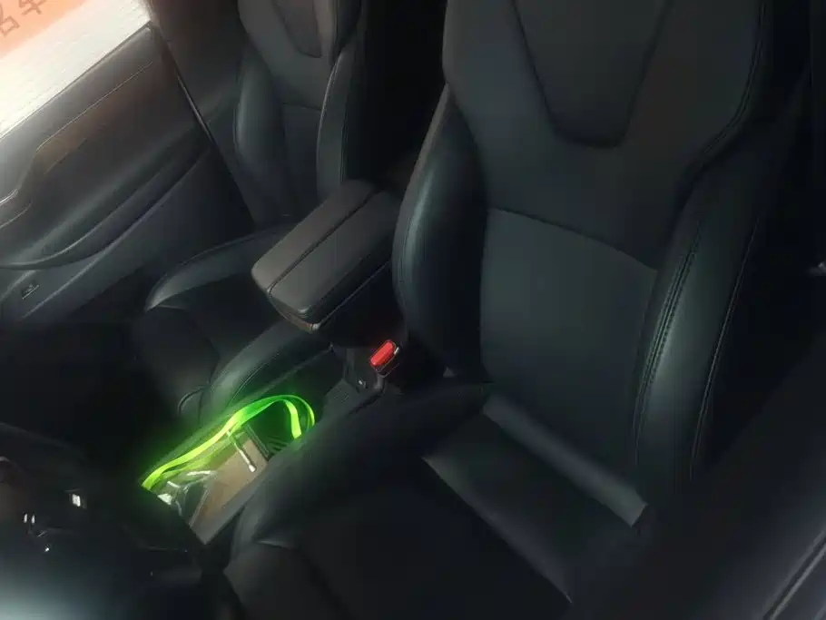 Tesla Model X — миниатюра 9