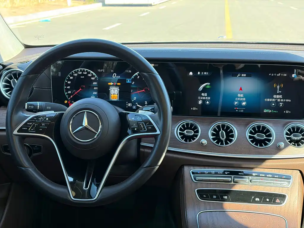 Mercedes-Benz E-Class 2022 — фото 10