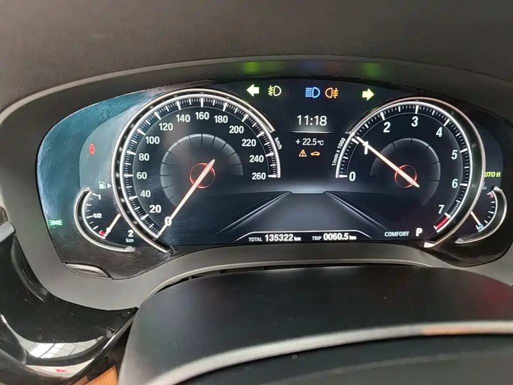 BMW 5 Series — миниатюра 12