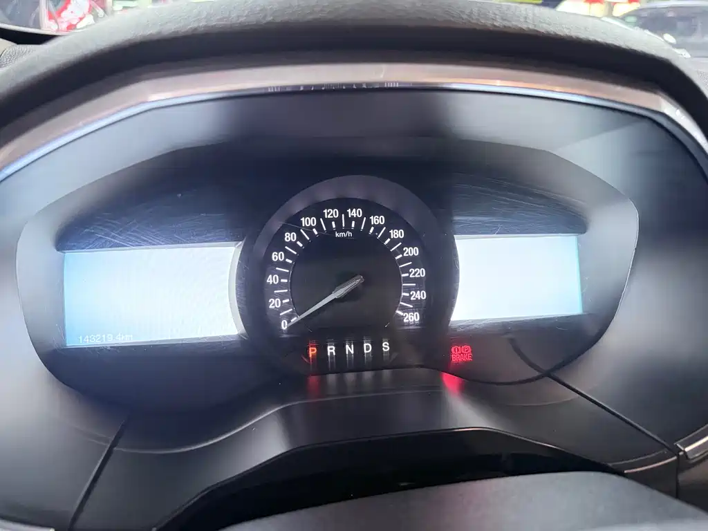 Ford Edge — миниатюра 10