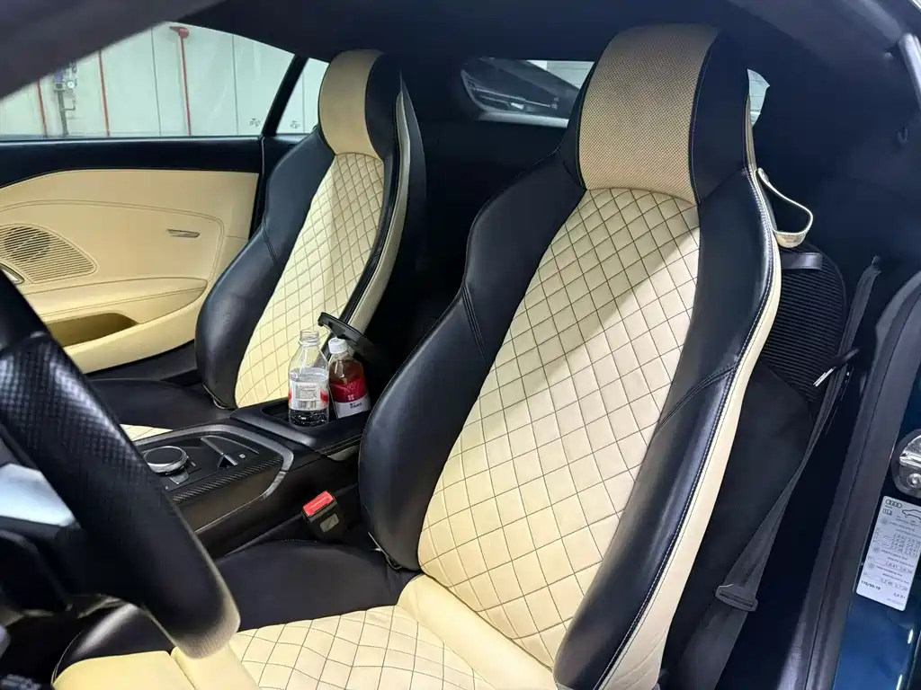 Audi R8 — миниатюра 4