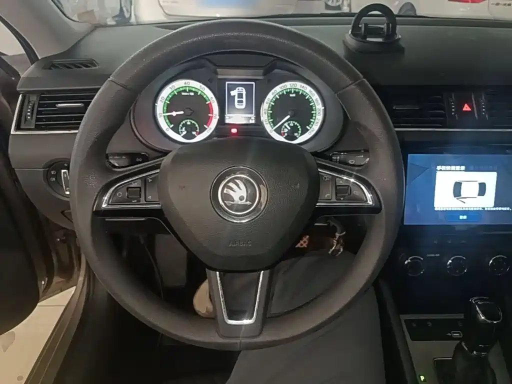 Skoda Octavia — миниатюра 11