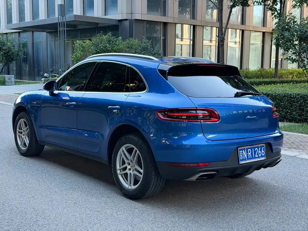 Porsche Macan — миниатюра 6