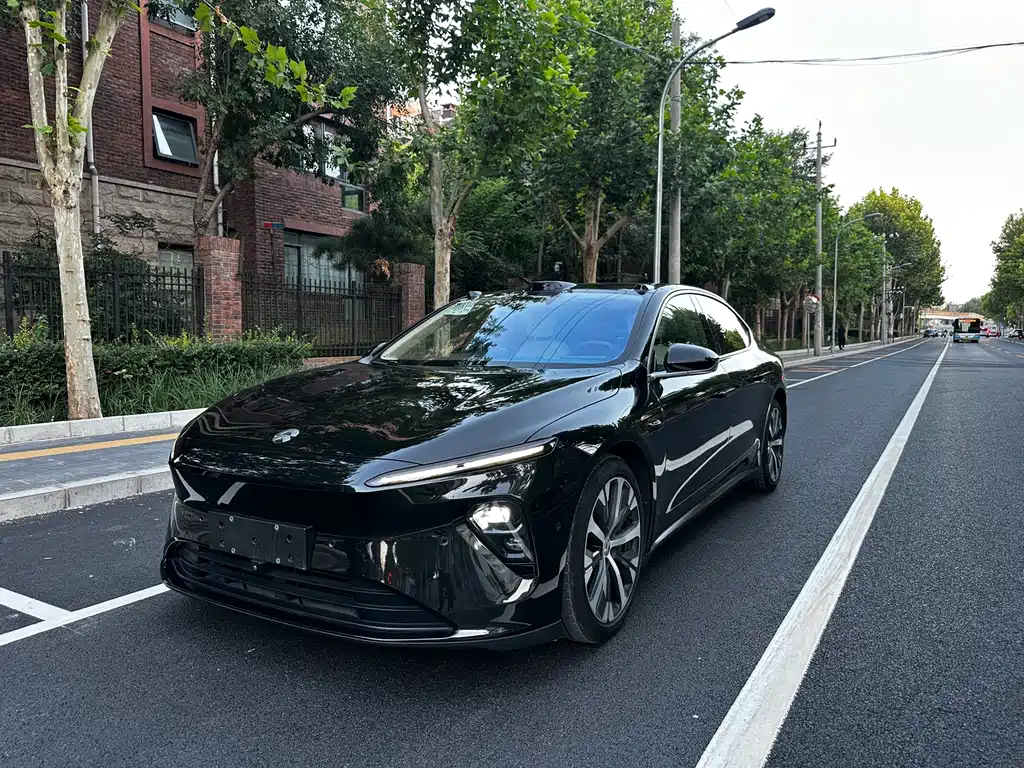 NIO ET7