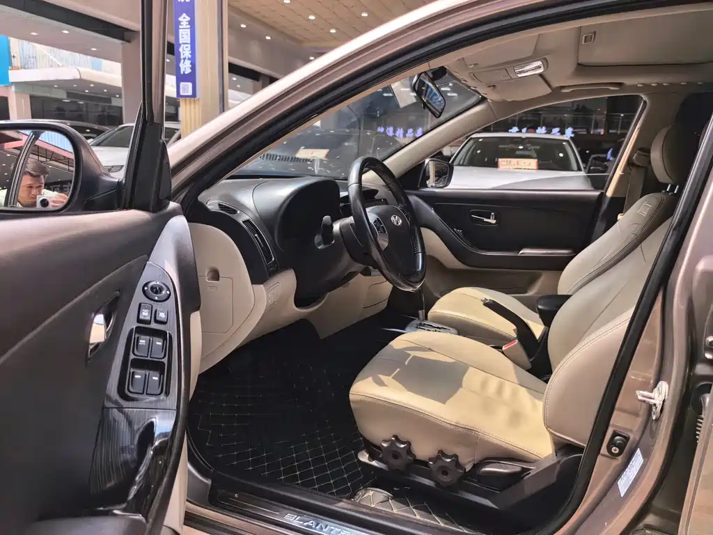 Hyundai Elantra — миниатюра 5