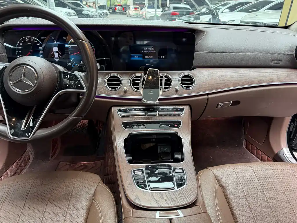 Mercedes-Benz E-Class — миниатюра 12