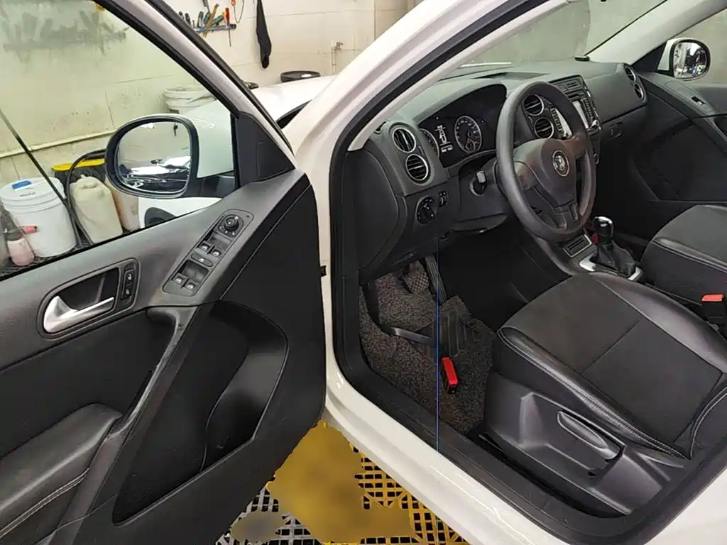 Volkswagen Tiguan — миниатюра 16