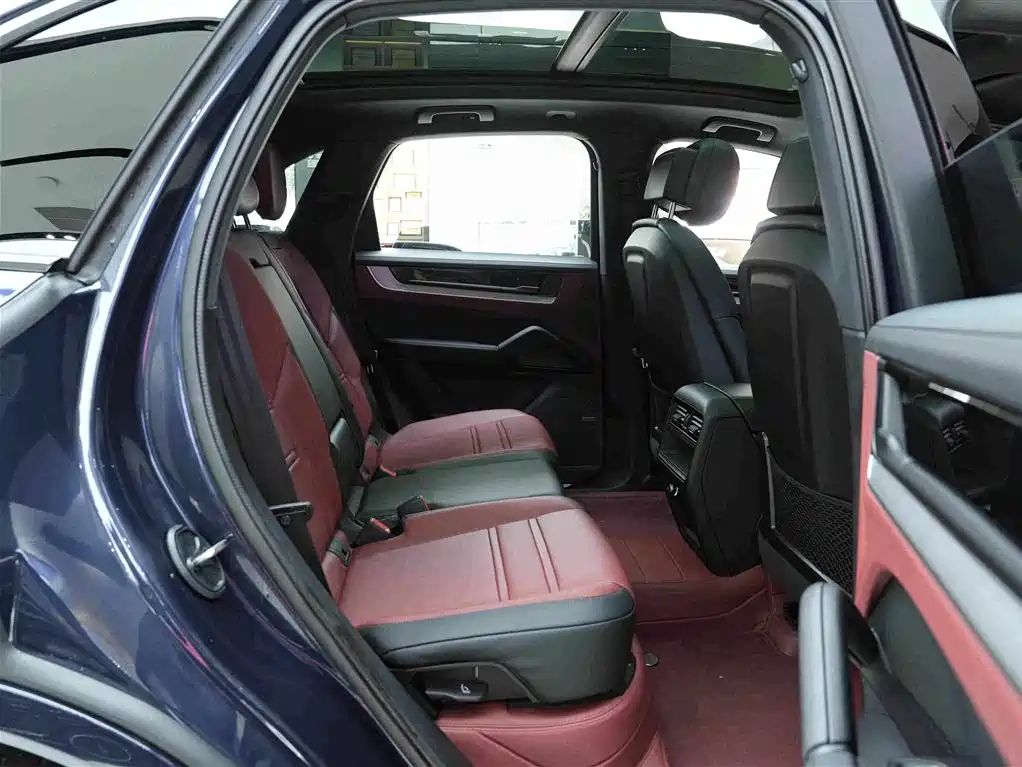 Porsche Cayenne — миниатюра 14