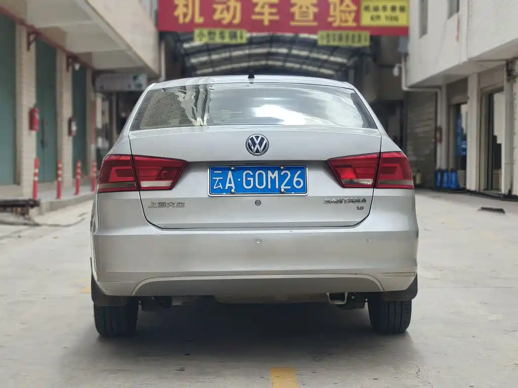 Volkswagen Santana — миниатюра 7