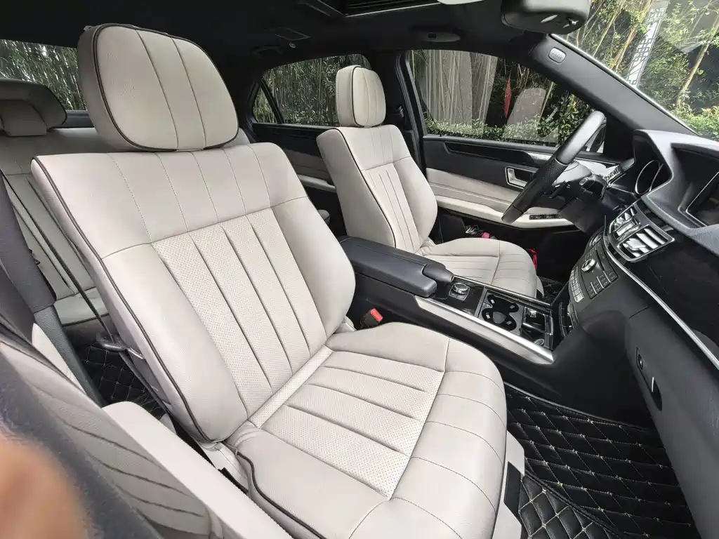 Mercedes-Benz E-Class — миниатюра 13