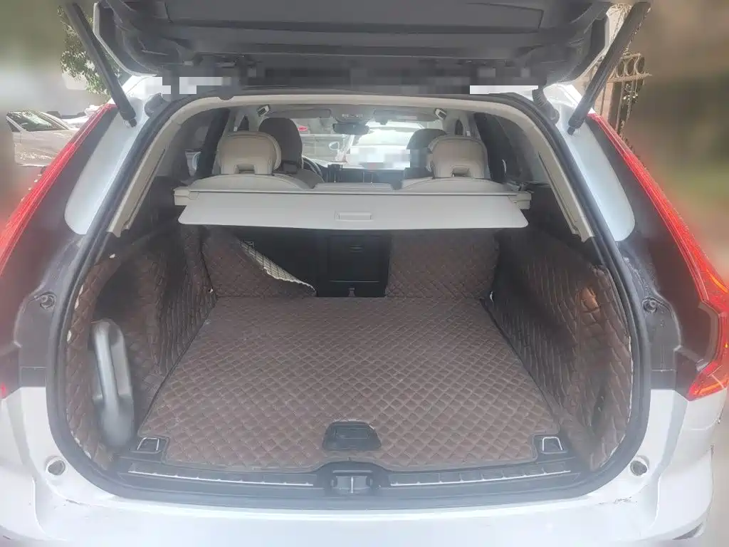 Volvo XC60 PHEV — миниатюра 20