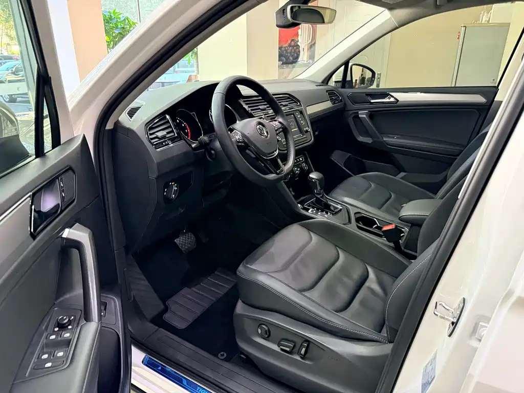 Volkswagen Tiguan L — миниатюра 8