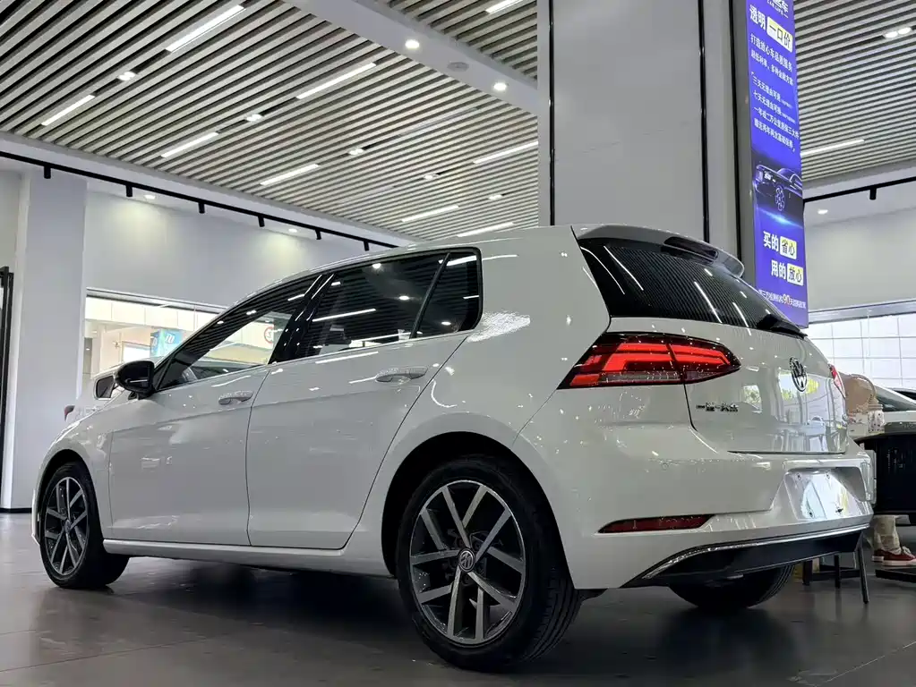 Volkswagen Golf — миниатюра 4