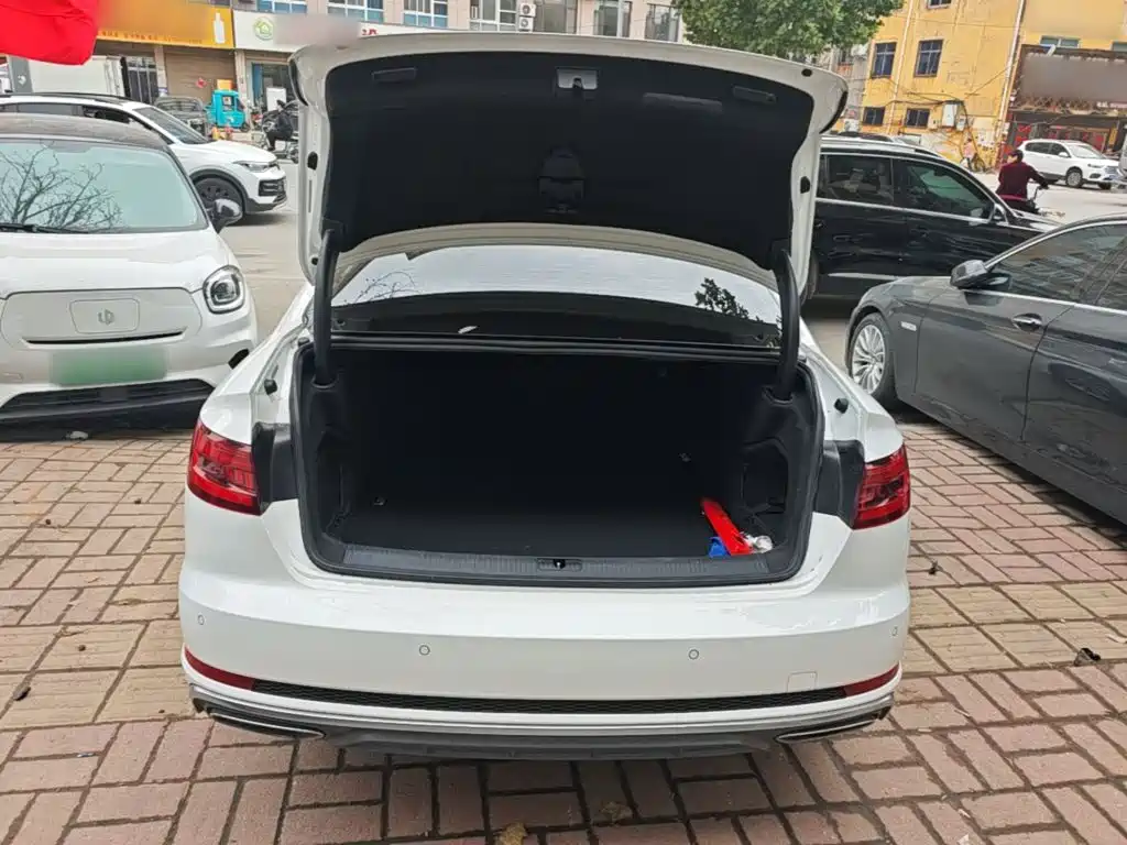 Audi A4L — миниатюра 19