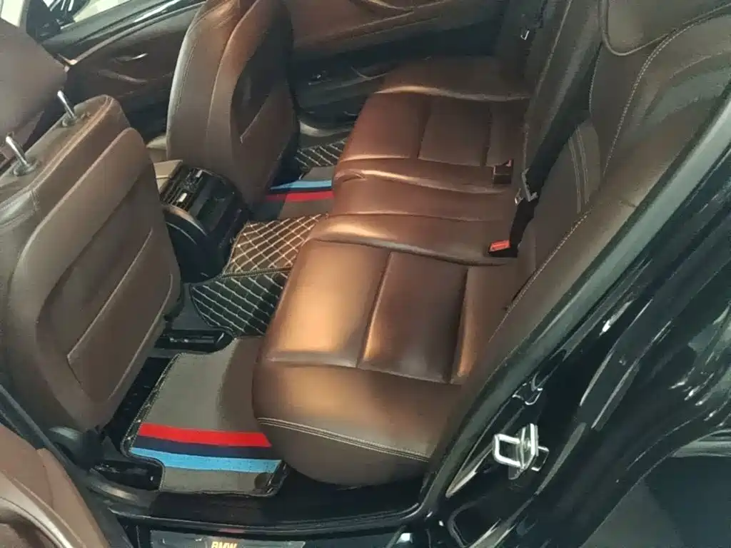 BMW 5 Series — миниатюра 17