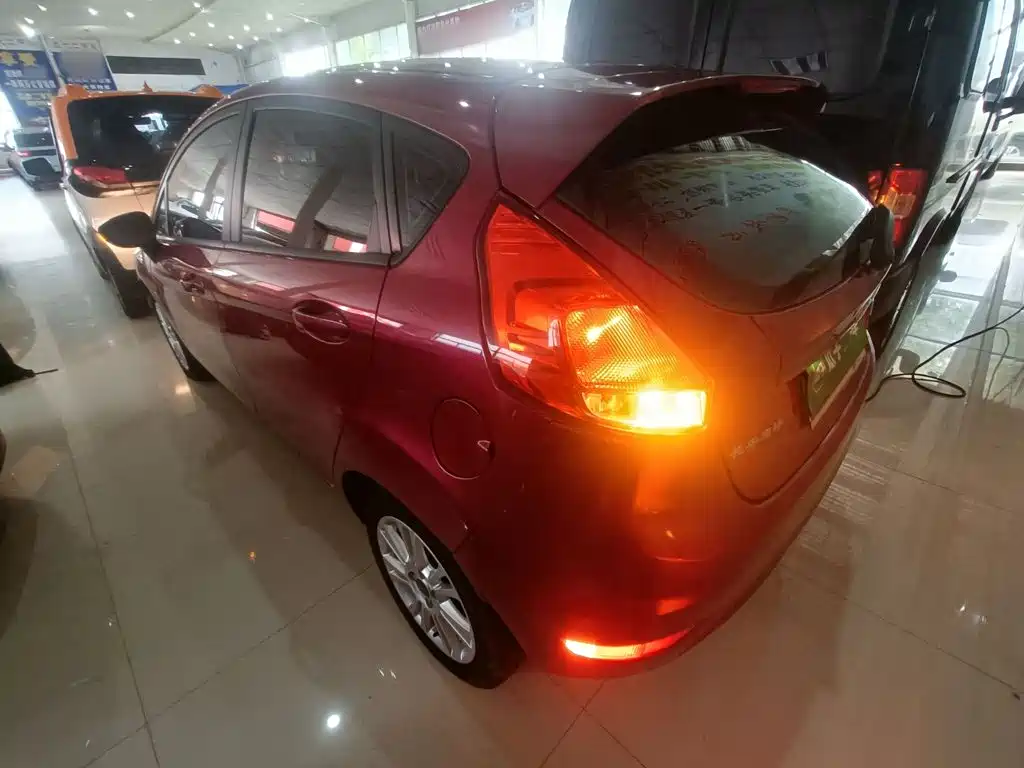 Ford Fiesta — миниатюра 5