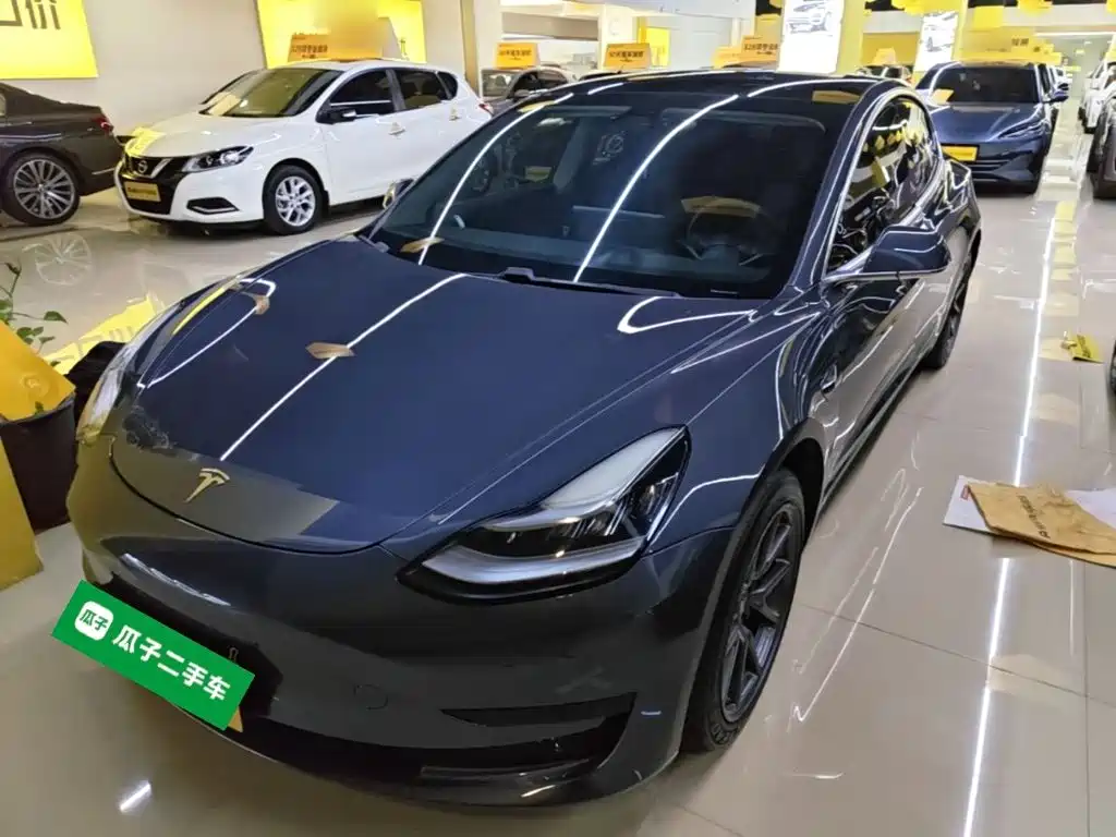 Tesla Model 3 — миниатюра 2