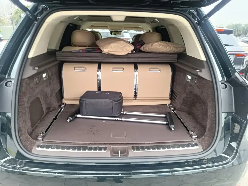 AITO ASK THE WORLD M9