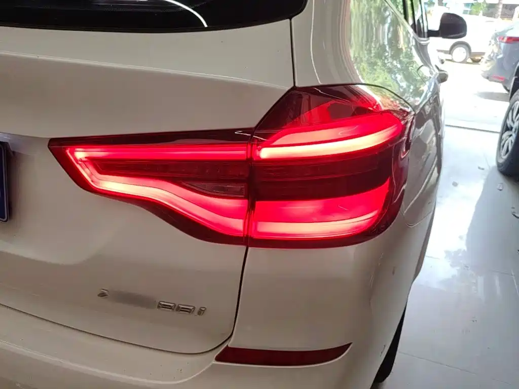 BMW X3 — миниатюра 8