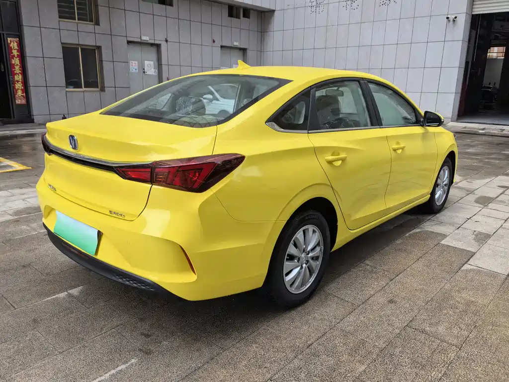 Changan Eado New Energy — миниатюра 5