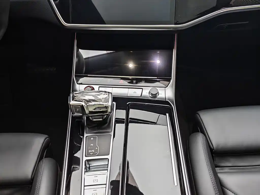 Audi A7 2022 — фото 9