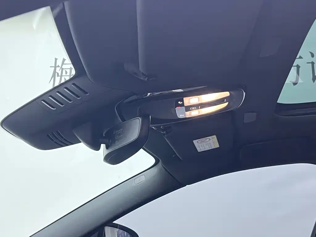 Volvo S90 — миниатюра 13