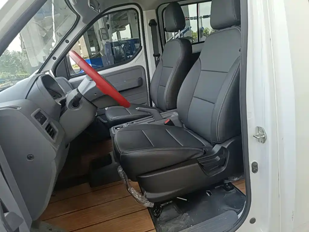 Wuling Yangguang — миниатюра 15