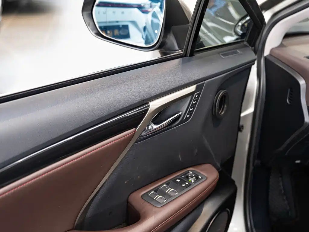 Lexus RX — миниатюра 18