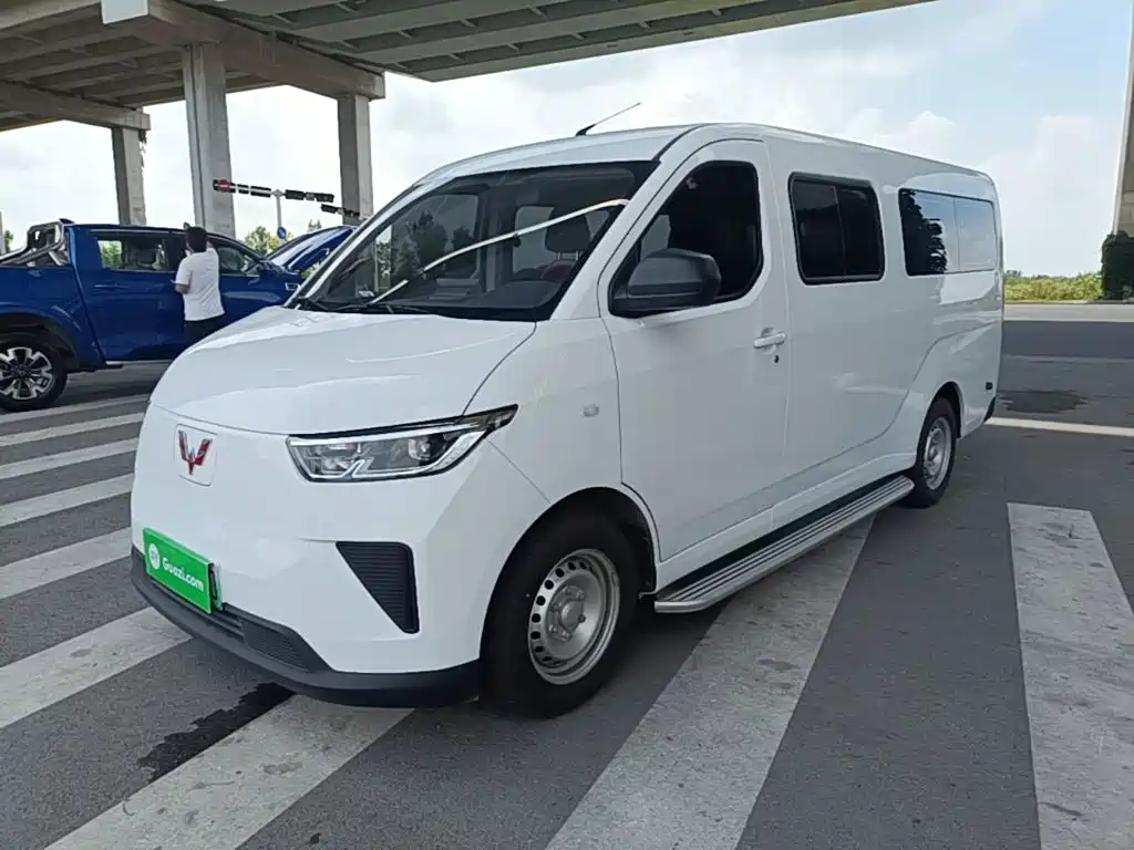 Wuling Yangguang — миниатюра 2