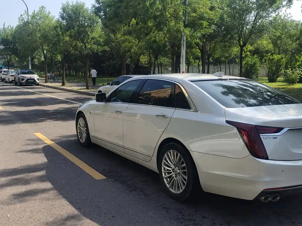 Cadillac CT6 2021 28T Fashion