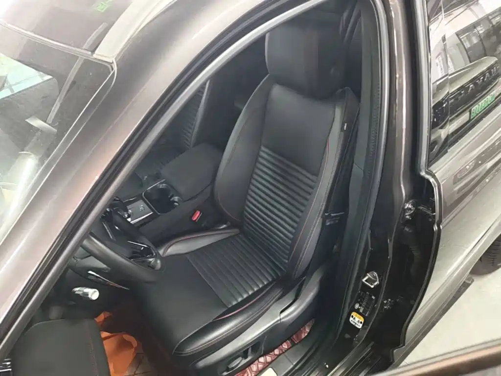 Land Rover Discovery Sport — миниатюра 15
