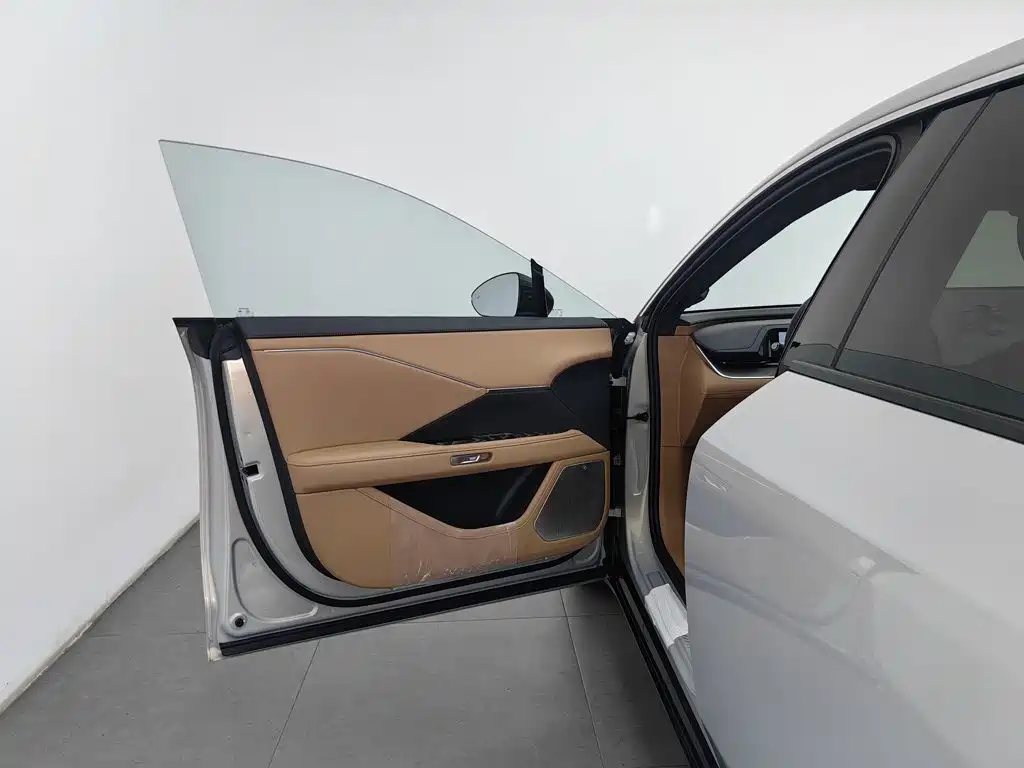 Toyota bZ7 — миниатюра 8