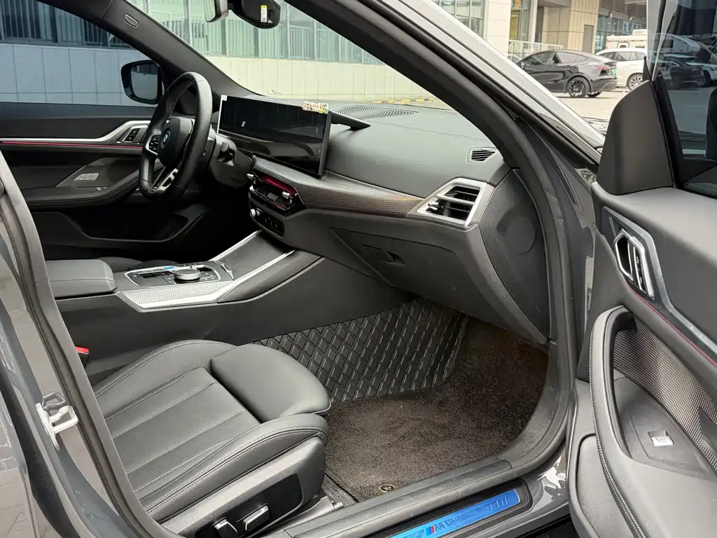 BMW i4 — миниатюра 9