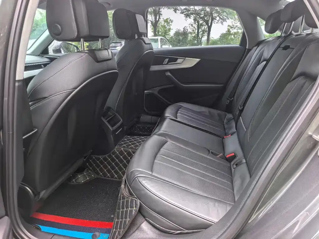 Audi A4L 2023 40 TFSI Fashion