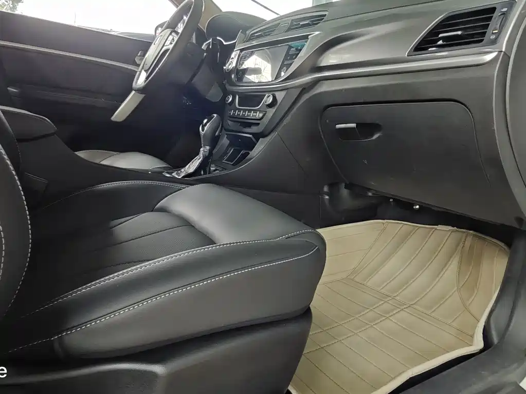 Geely Emgrand — миниатюра 10